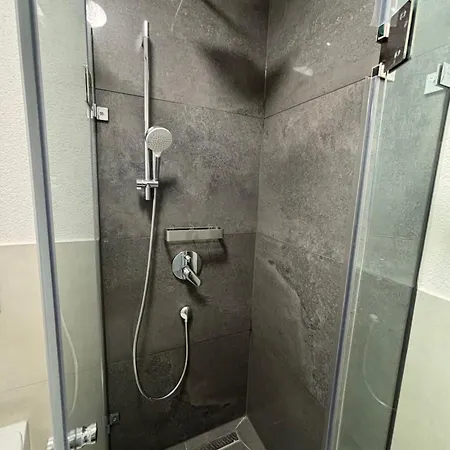 Gergert In Apartamento *