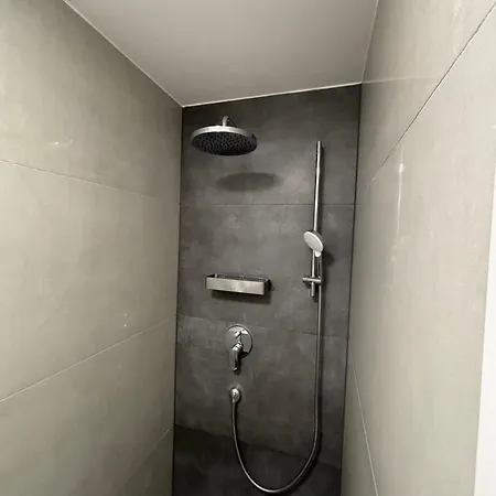 Gergert In Apartament *